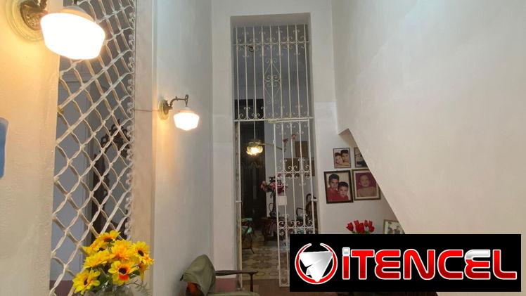 Bella casa de 8 cuartos en Santos Suárez