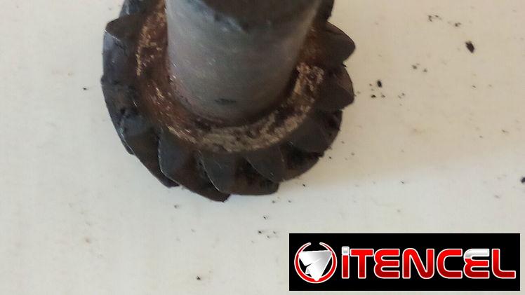 ** Piñon de Ataque Bomba de Aceite LADA