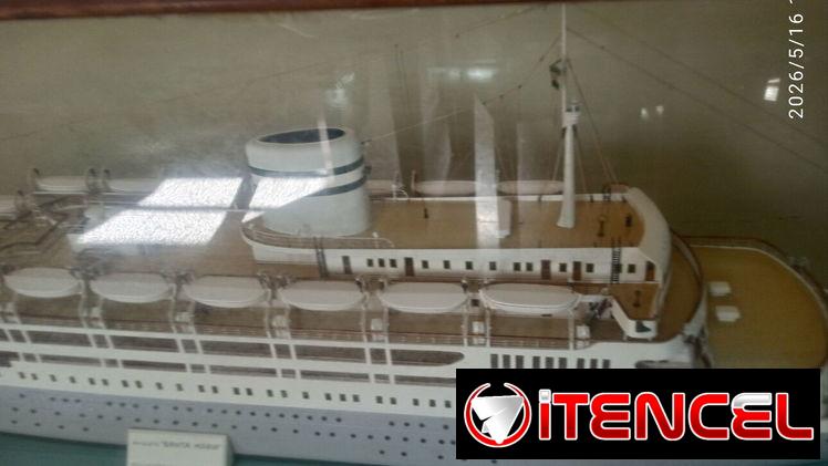 Maqueta de barco mercante
