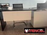 Se venden mesas con diseño única para oficina con gavetero amplio integrado