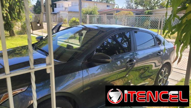 El carro. KIA. FORTE. 30mil