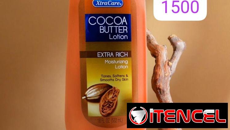 Rizos definidos sin frizz, cabellos crespos y lisos , y lociones de manteca de cacao y aloe vera.
