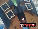 Sandalias de mujer – prácticas de mujer . 8 Usd