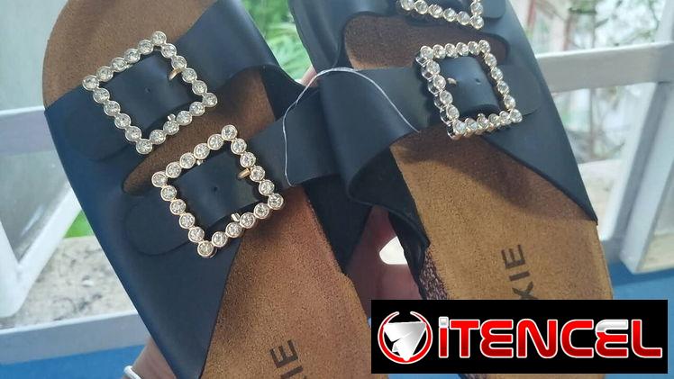 Sandalias de mujer – prácticas de mujer . 8 Usd