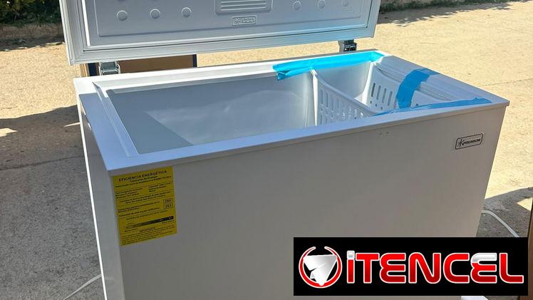 Nevera ( Freezer)PREMIUM de 7.8 pies (220L).Factura, Garantía y Mensajería Gratis.Nueva en Caja.