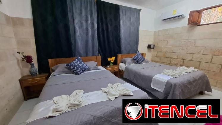 SE RENTA CASA DE 4 HABITACIONES CON PISCINA A UNA CUADRA DE LA PLAYA DE GUANABO.58858577