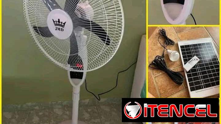 Ventilador recargable jmd trae un panel, y 2 bombillos  70 usd  Transporte incluido  1 mes de garantía