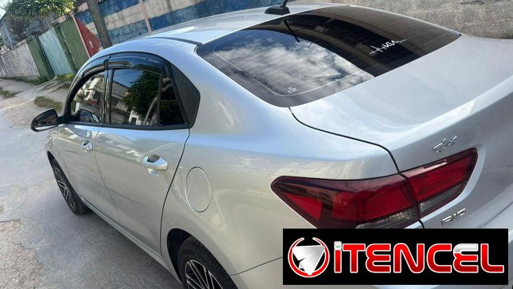 Vendo o negocio Kia Río 20 20 el panameño motor 1.4 caja sexta