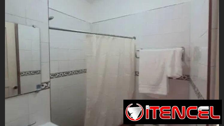 Venta de apartamento en buen estado en el edificio de la marina