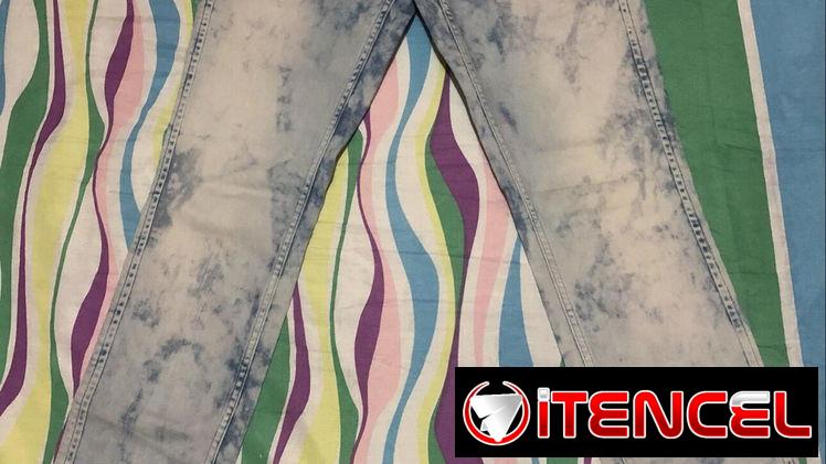 Pitusa  de mujer  color  azul  claro.  Talla  32.