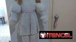 Muñeca Gigante en buen estado mas silla plástica infantil