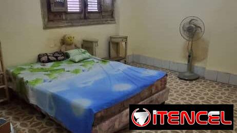 Se vende casa Capitalista de puntal alto de 110m2 ubicada en Habana Vieja a dos cuadras de obispo en una buena zona cént