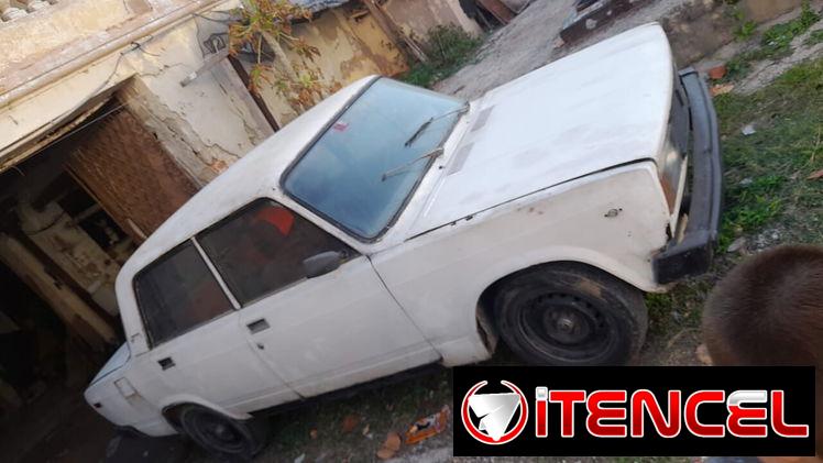 Lada motor 2105,año 1983,caja 5ta,cadena plástica.