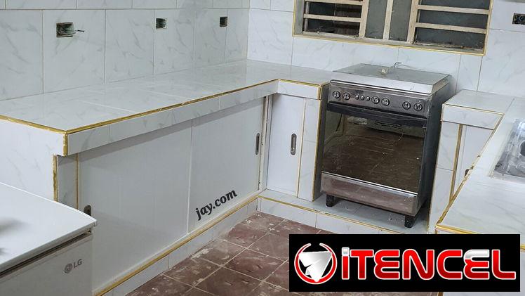 Closet , bajos de mesetas , estantes , falsos techos , muebles , falsas paredes y demás
