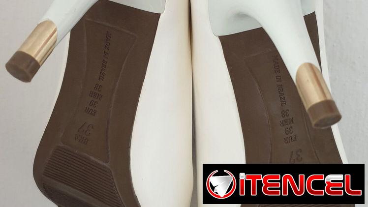 Zapatos puntilla blanco  con tacon dorado