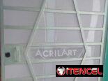 Montaje de acrílico en puertas y ventanas