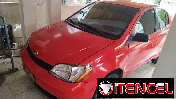Vendoo Yaris 2002 de los largos