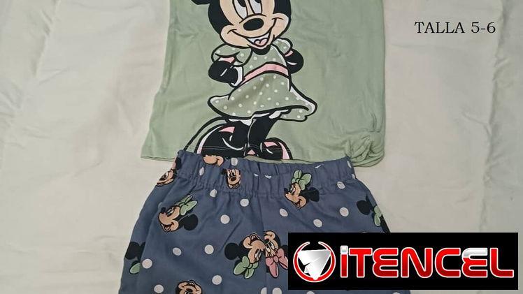 Vendo lindas ropitas de niña, ver fotos. llamar a Marta 58407683