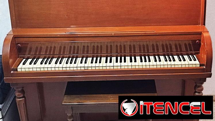 Piano vertical Aleman