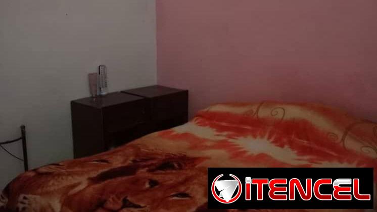 *95🏡Se vende Casa de puerta de calle y placa libre en Regla]*  💧*El agua entra un día si y otro no*  ℹ️*Consta de dos