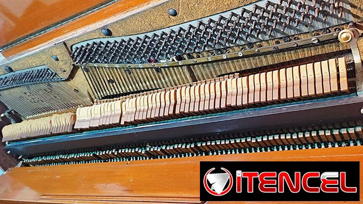 Piano vertical Aleman