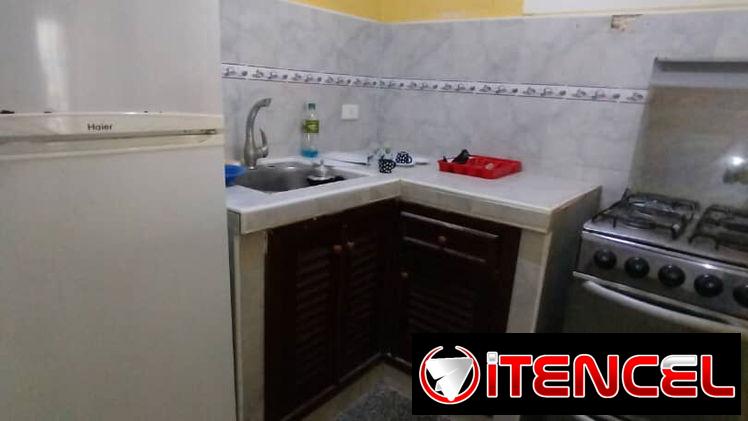 Apartamento primer piso frente calle en el vedado
