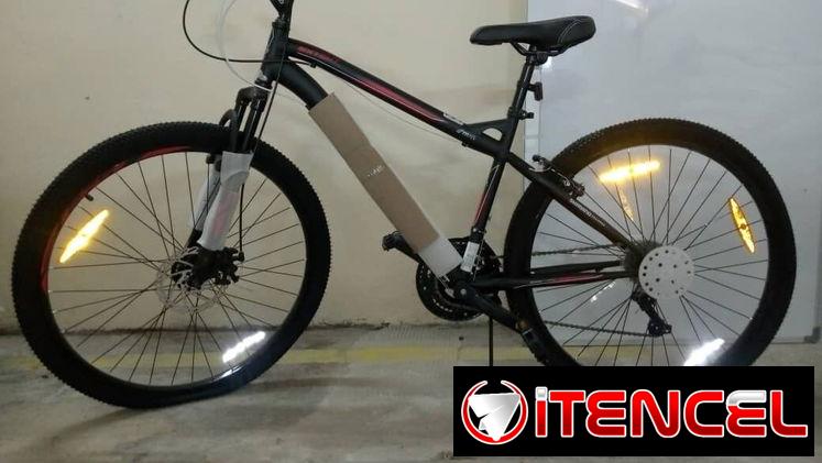 *Bicicleta de montaña 27.5 Huffy* Precio 200usd Colores: negro y morado