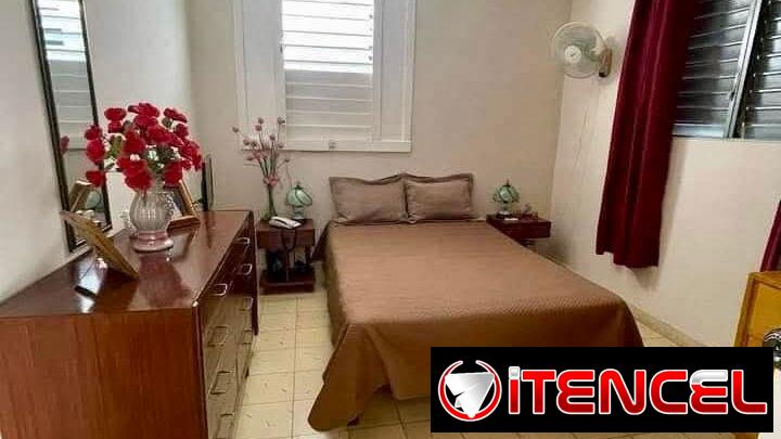 Apto en Santo Suárez cerca de Santa Catalina y Juan Delgado en 22 000 !!!
