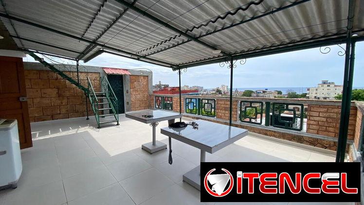 🏠 Casa biplanta en el Vedado con vista al mar