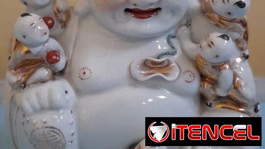 Buda de Porcelana China de 24 cm de alto Hecho en Jingdezhen, provincia de Jiangxi en 200 USD