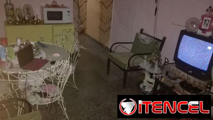 Vendo o permuto apartamento en Alamar, Enrejado zona 25 en un 4to.piso Consta de 2/4,Sala/Comedor/ Whatsap 58200460
