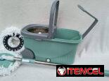 Fregona Giratoria con Cubo y Escurridor — $30 USD. No te esfuerces. Escríbeme al WhatsApp 56249037
