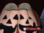 ZAPATILLAS O PANTUFLAS.