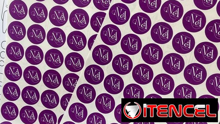 Pegatinas de diferentes formas personalizadas con tu logo.