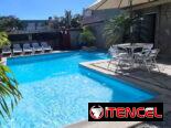 SE RENTA CASA DE 4 HABITACIONES CON PISCINA A UNA CUADRA DE LA PLAYA DE GUANABO.58858577
