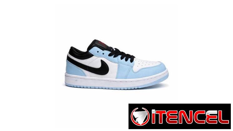 TENIS NIKE AIR JORDAN AZUL CON BLANCO Y NEGRO .