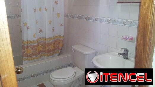 SE RENTA CASA DE 5 HABITACIONES CON PISCINA EN BOCA CIEGA. 53880216