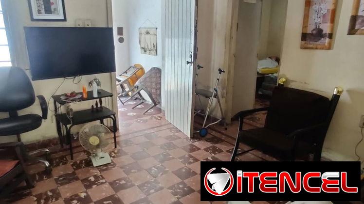 JOYA CAPITALISTA EN BAJOS: IDEAL PARA NEGOCIO O VIVIENDA ( Cercana a ZAPATA E INFANTA)