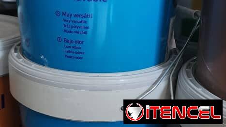 Aproveche nuestra amplia gama de pinturas, interiores, exteriores, anticorrosivo, impermeabilizante, para piscinas…