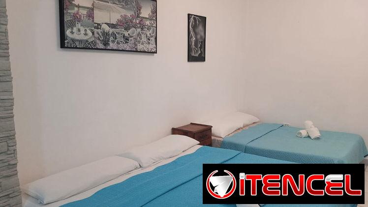 Hostal en el centro del vedado con 1400m²..con 7 habitaciones. Piscina…y mucho mas.