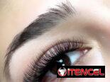 Extensiones de pestañas y arreglo de cejas