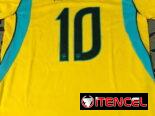 Camisetas de futbol actuales ,retros y de mangas largas …obtengala antes de q se acaben ,el precio varía