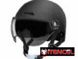 Moto, casco, baúl, candado y malla