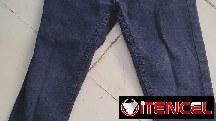 Pantalón para niños de 4 a 5 años talla en la foto