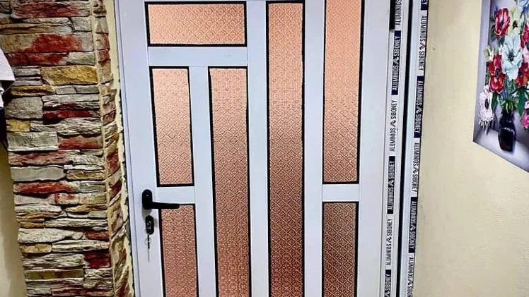 Puertas y ventanas de aluminio y cristal