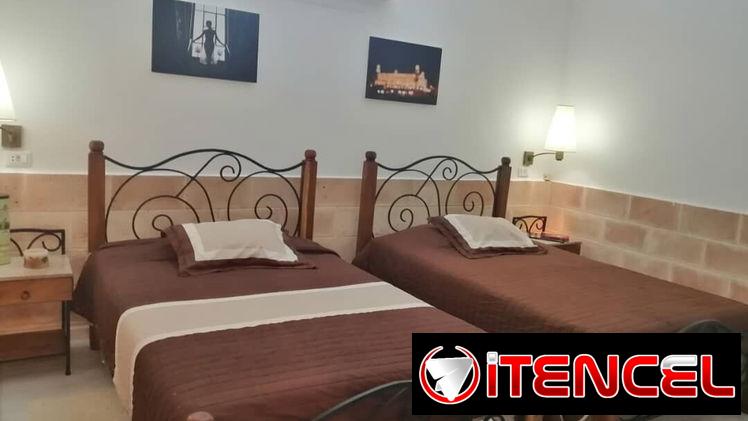 Renta lineal en el vedado , solo cruzar la calle y tendrá el Malecón habanero ,+53 52463651, L