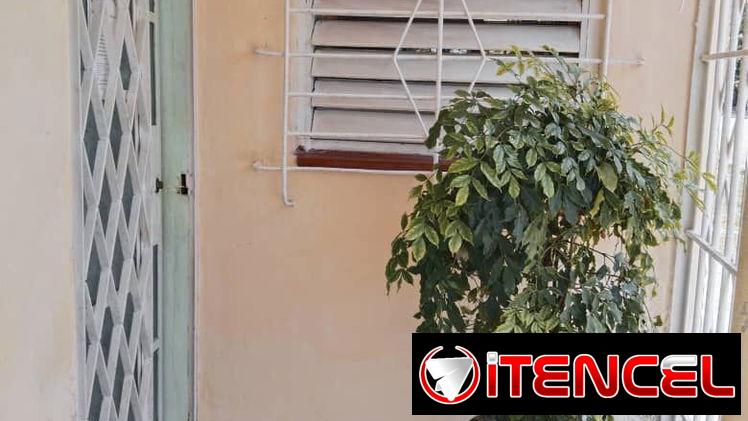 VENTA CASA INDEPENDIENTE CON PATIO LIBRE DE MÁS 100 METROS