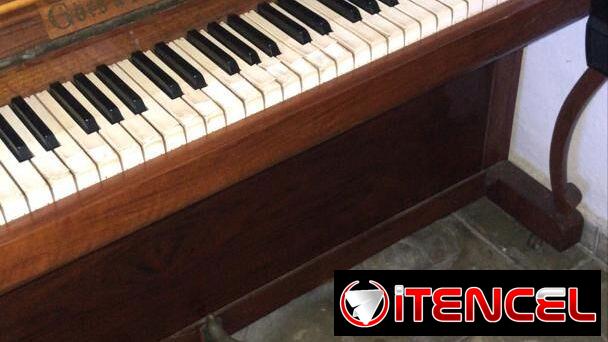 🎹 PIANO VERTICAL GORS AND KALLMAN – OPORTUNIDAD 🎹 Se vende hermoso Piano vertical Gors and Kallman, ideal para estudia