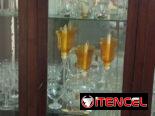 Vitrina Antigua,con juegos de copas