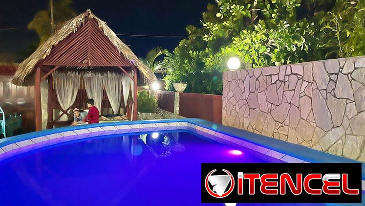 La Maison de Guanabo su mejor elección+53 52463651,  PISCINA CON RECIRCULACIÓN Y PLANTA ELÉCTRICA.